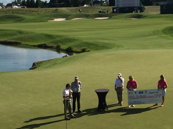 Joe Durant wins 3M Championship holds award on the golf course along with four others